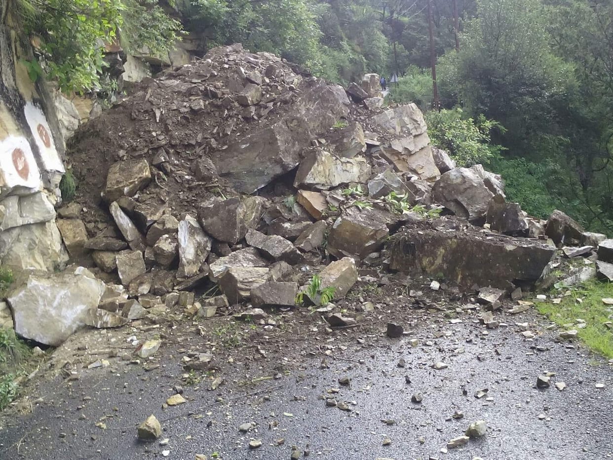 badrinath highway closed for 12 hours