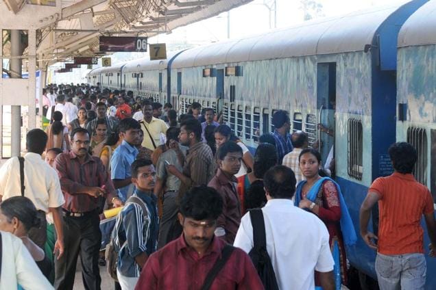 indian railway facility of life insurance of 10 lakh in one rupee for passengers