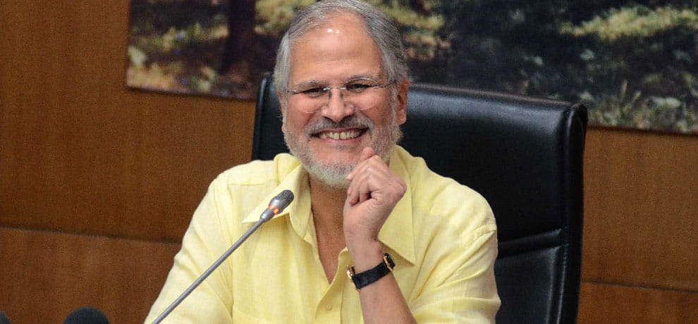 lg najeeb jung asks for delhi governments file
