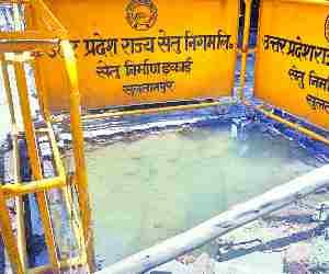Thousand litre of water going waste