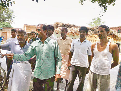 firing between robbers and the villagers 