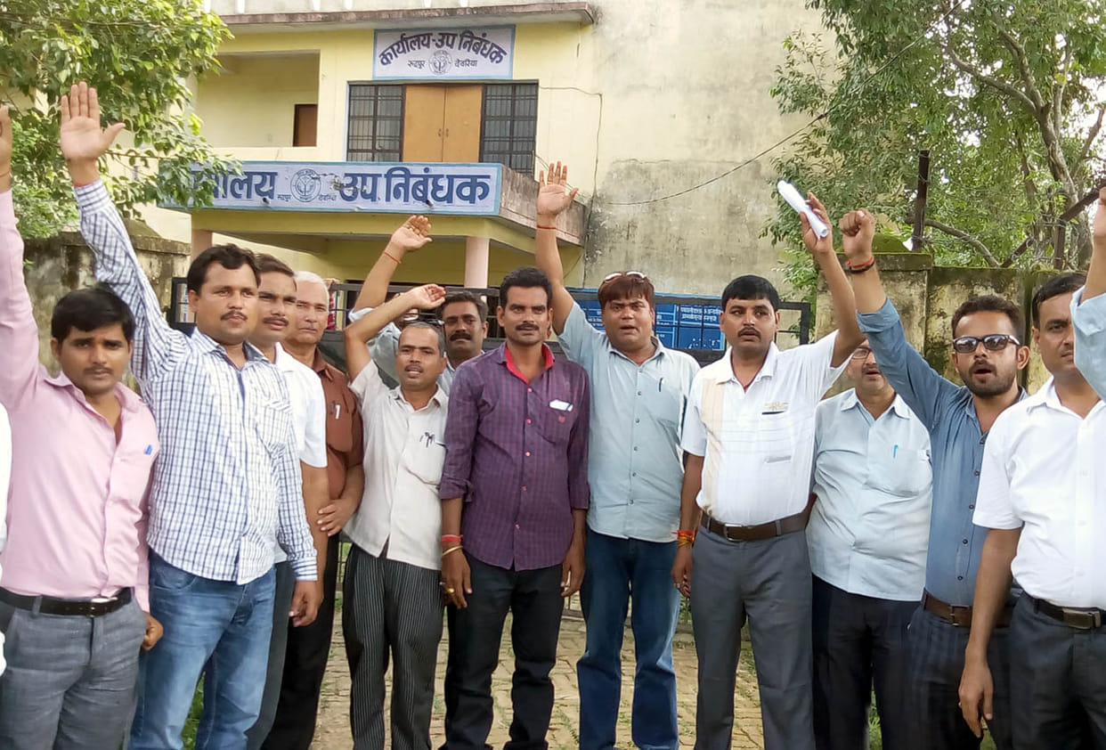  The lawyers' movement continued for the second day