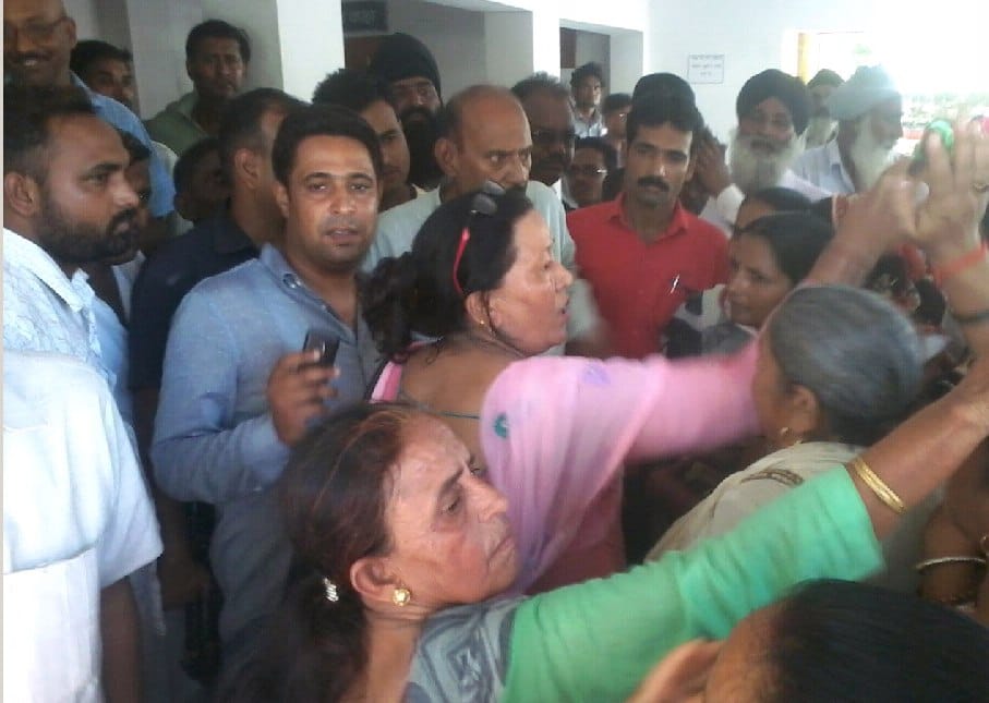 Anganwadi worker in Nigasn Bdkin