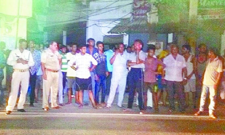 Anger burst on power cuts in JJ Puram