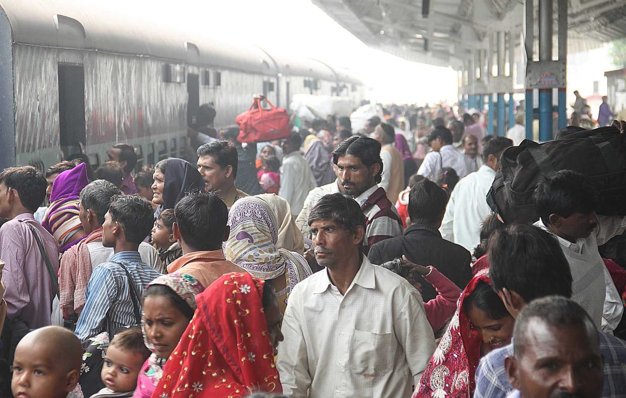 Bareilly-Kasganj Passenger's engine failure, Hungama