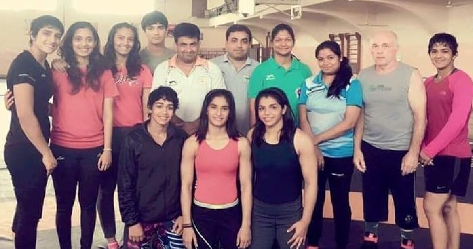 Rio Olympics 2016: Injured Vinesh Phogat mother says keep it up babita phogat, today win
