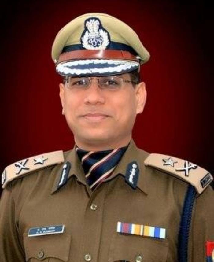police men honoured by ig zone a satish ganesh