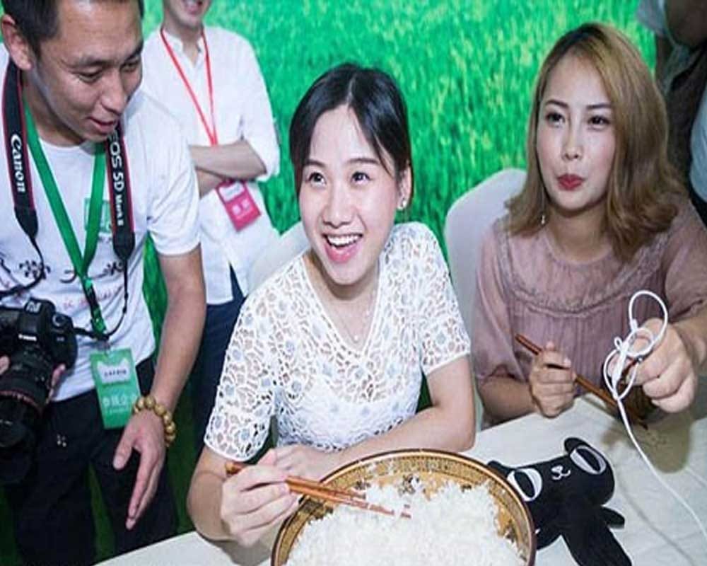 This Girl Eat 4kg Rice In Few Minutes