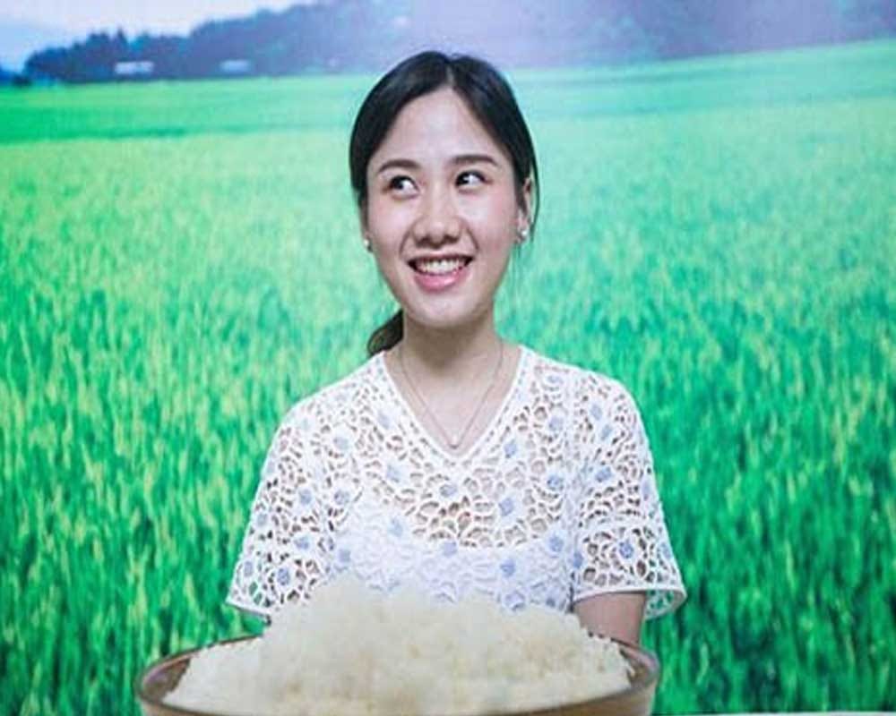 This Girl Eat 4kg Rice In Few Minutes