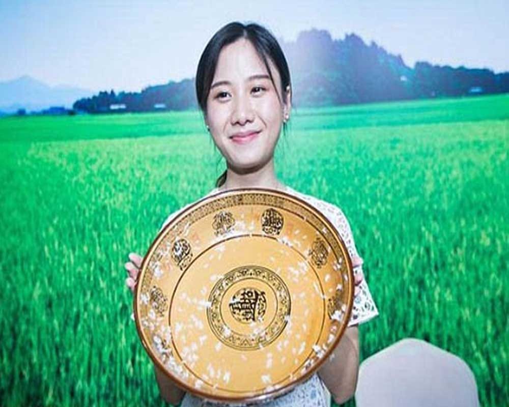 This Girl Eat 4kg Rice In Few Minutes