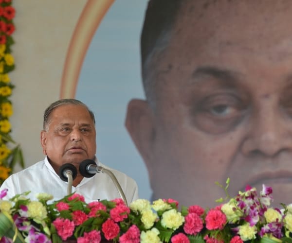 Mulayam Singh yadav meet with his party leaders.