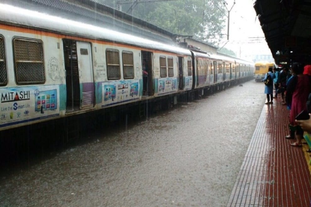 heavy rain brings mumbai to a standstill