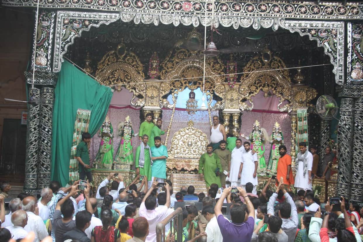 thakur bankebihari will sworn in on this special swing