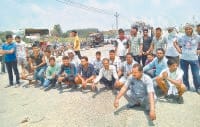 farmers angry, field dry, road jam, kaithal