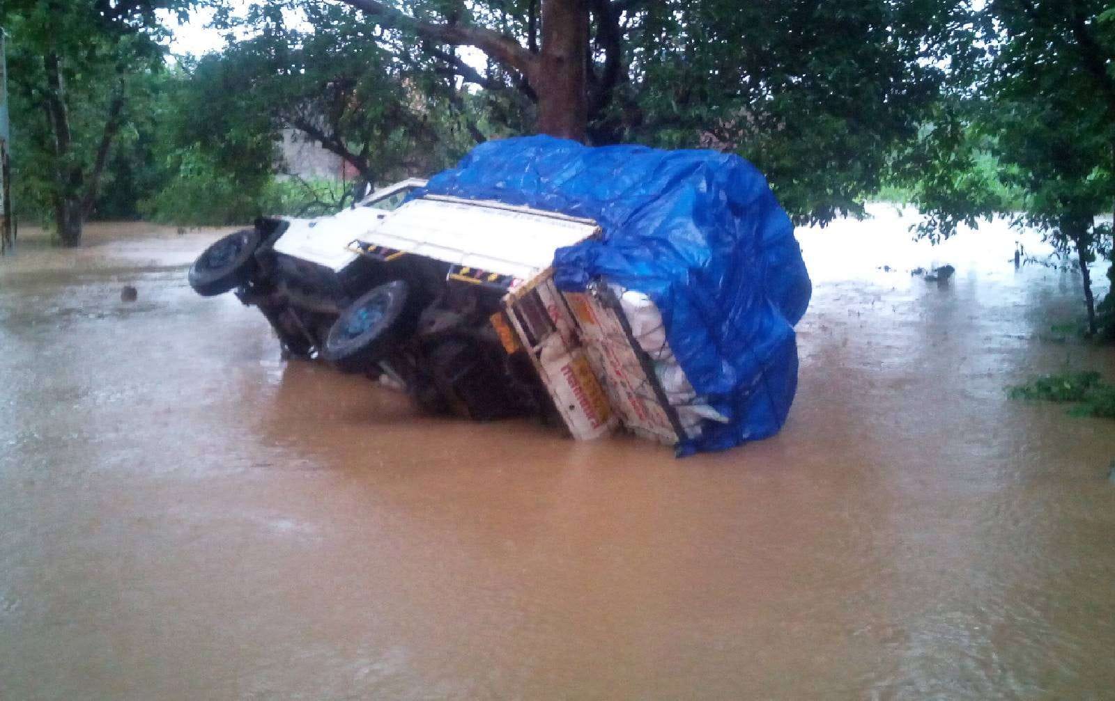 Heavy Downpour lashed Kangra distt and other parts of Himachal Pradesh