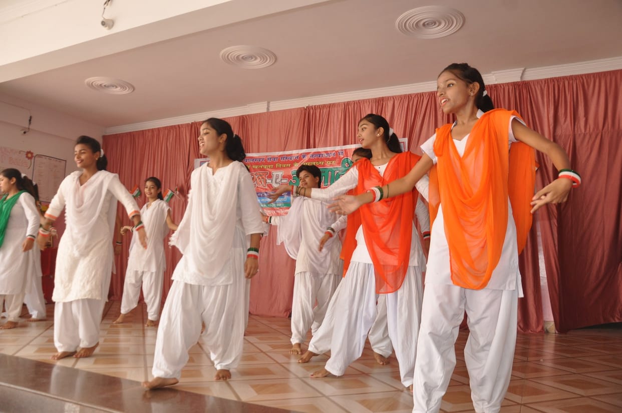 Girls performance in Jasn-e-aazadi programme