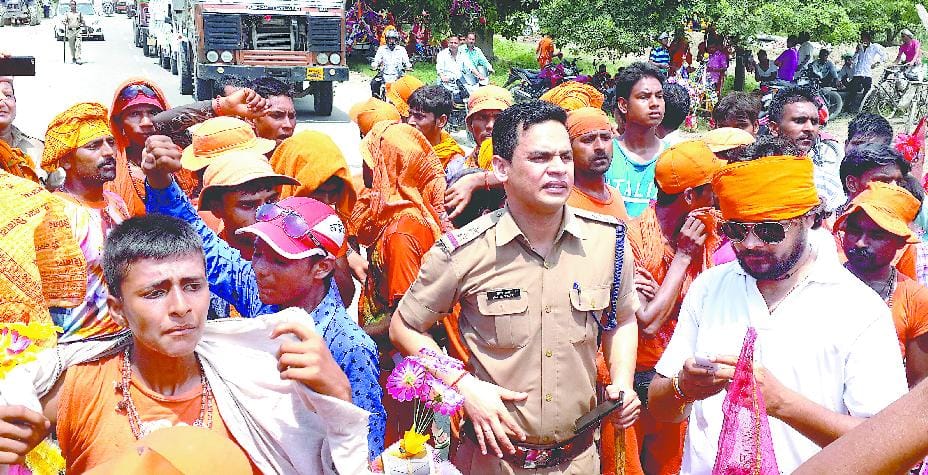 Marie Kanvdia car collision , Hungama