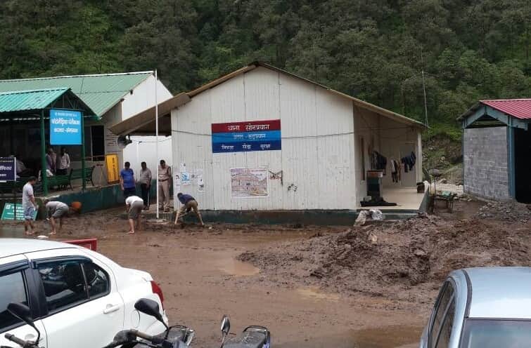 heavy rain in uttarakhand, mountain break in sonprayag.