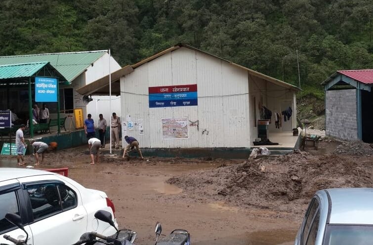 heavy rain in uttarakhand, mountain break in sonprayag.