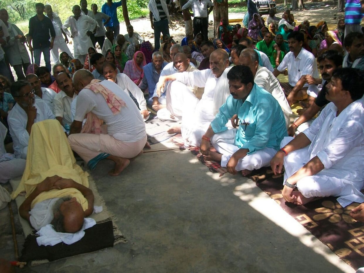 lohiya iko paark ke virodh mein diya dharana.