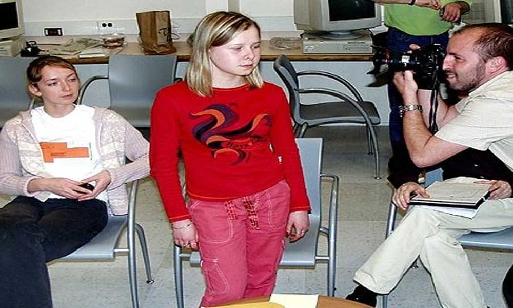 This Girl Is Having X-Ray Eyes