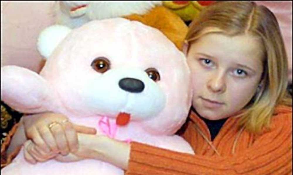 This Girl Is Having X-Ray Eyes