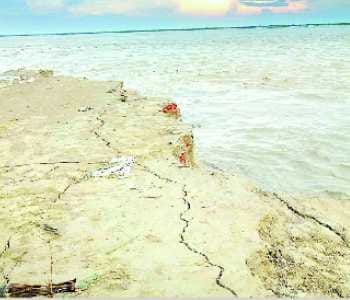 Elgin-Charsadi dam began offloading, stirred