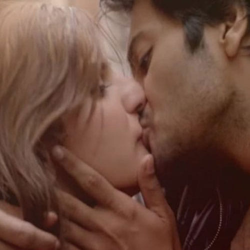 new video of zareen khan full of intimate scenes