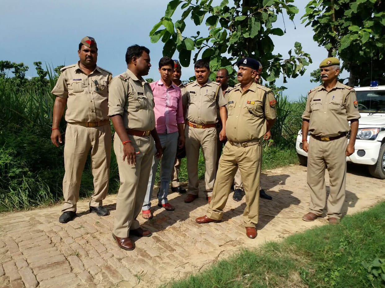 Youth shot dead robbed of 40 thousand