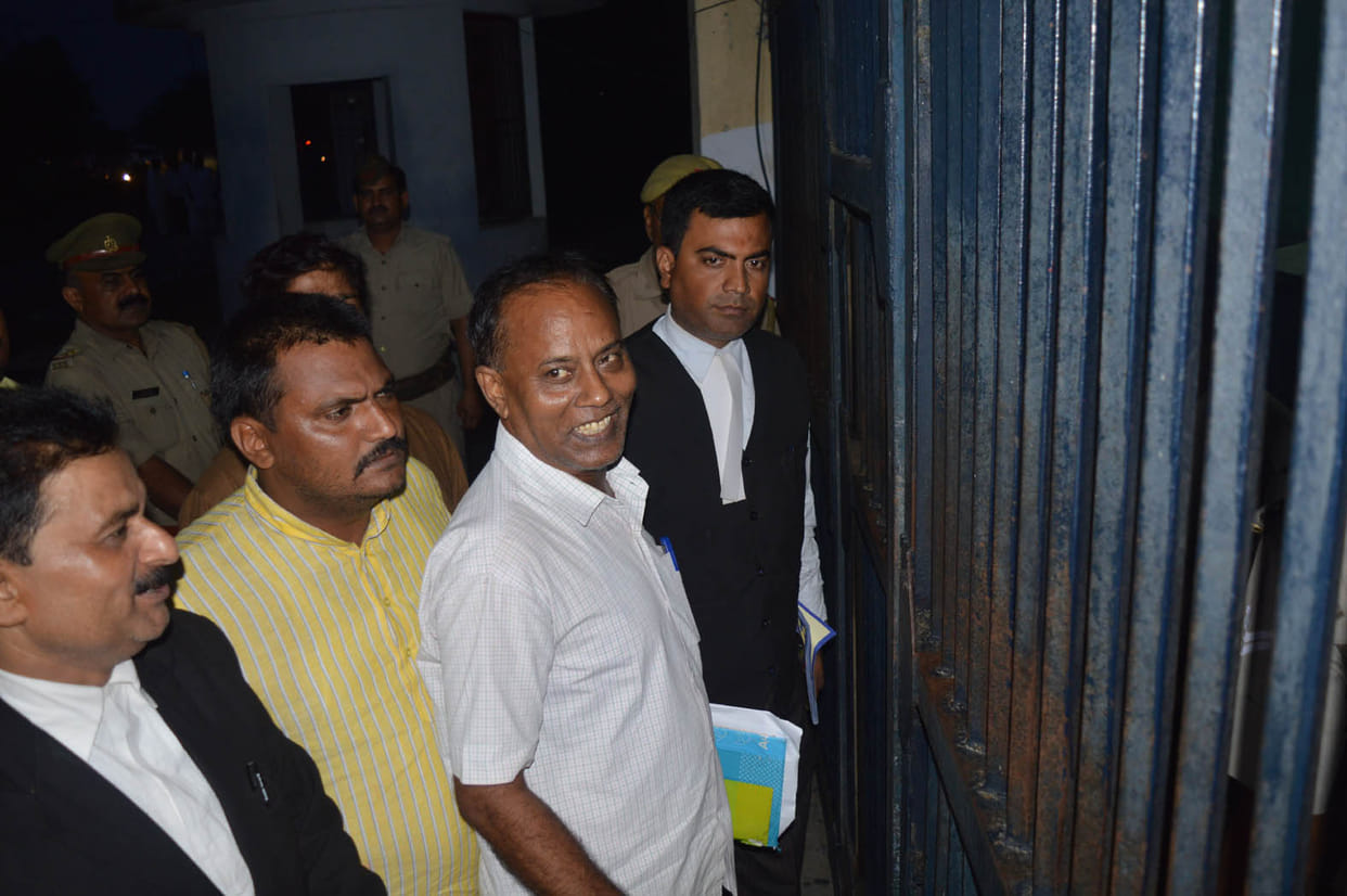 Dhayashankar conditional bail to Singh