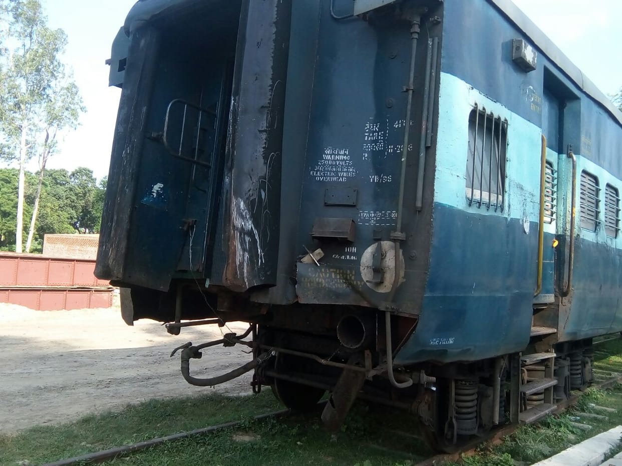 Sealdah Express train to Varanasi divided into two parts