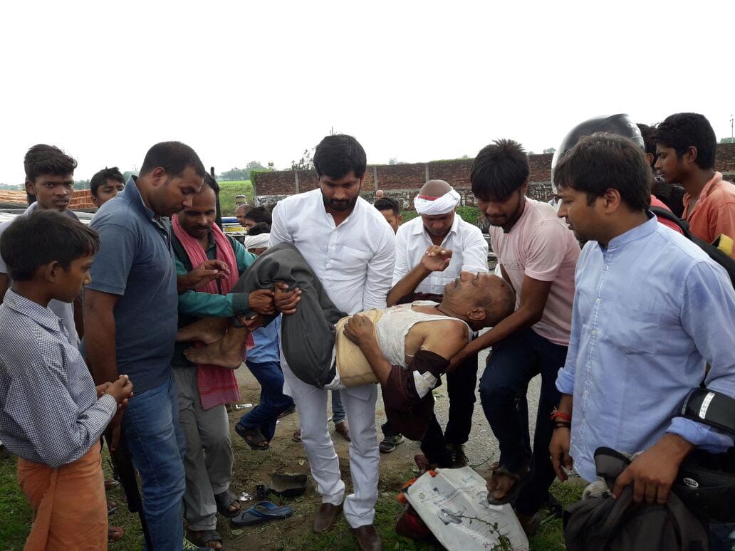  kroojar palatee, aath log ghaayal Cruiser fired, eight injured