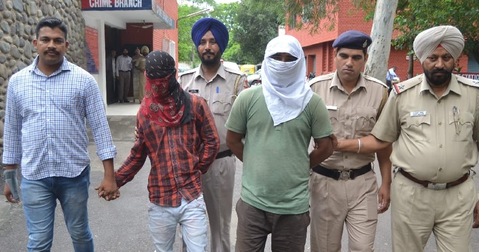 chandigarh police exposed chain snatching gang and arrested snatchers