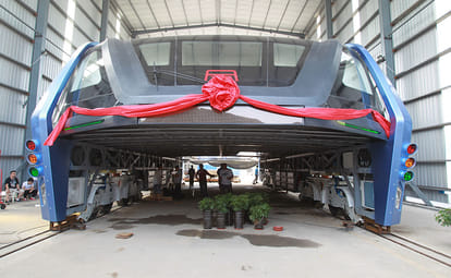 China First Transit Elevated Bus TEB one catches PMs eyes