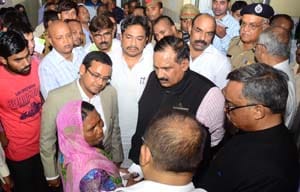 Students sent to the sawmill alive fierce Chief Secretary