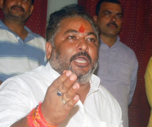 Dayashankar Singh attacks back at Mayawati.