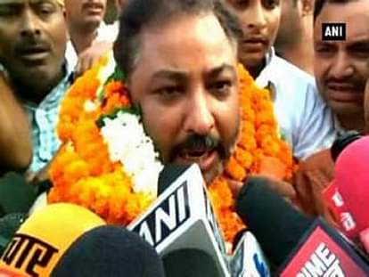 Mau court grants bail to expelled BJP leader Dayashankar 