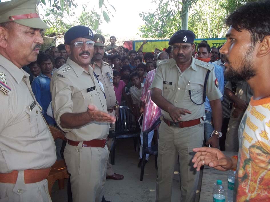 DJ unloading vehicle Kanvdia clashed with police, organically