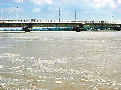 lewvwl of ganga water at thouching point