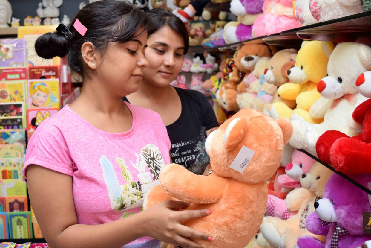friendship day, friend, movement, gift, rohtak, haryana