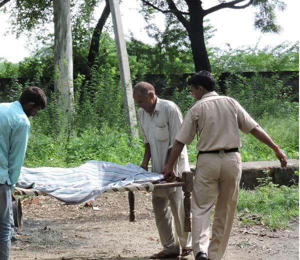 honour killing in bhiwani, brother killed sister, mother fainted after watching dead body