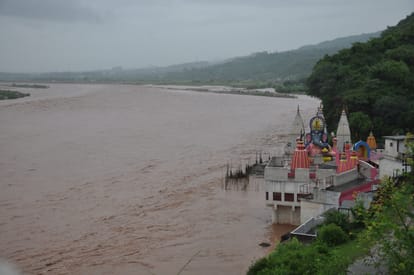 Seven killed in rain