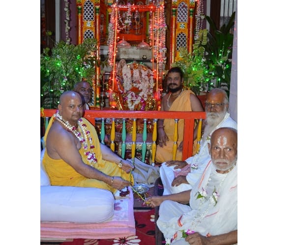 savan mela in ayodhya, uttar pradesh.
