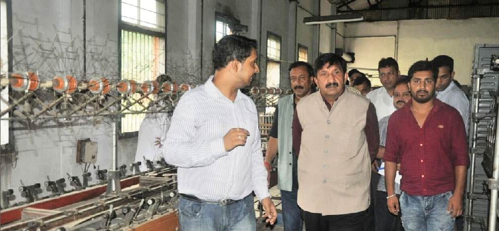 industry minister mukesh agnihotri visited nurpur silk mill
