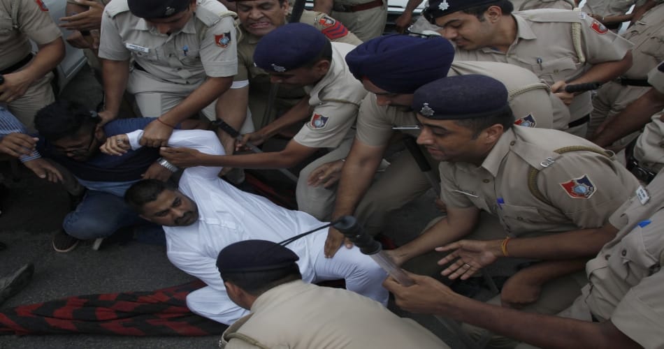 youth congress protest,against mp kiran kheir,nagar nigam politics, teej festival, chandigarh