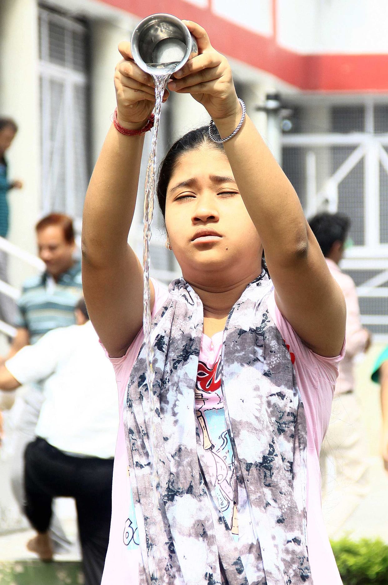 The echo of bomb-bomb innocent Shiwalyon