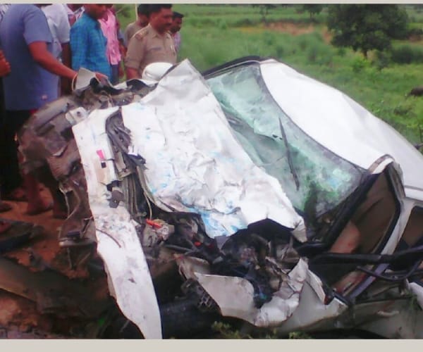 four died in an accident in barabanki.