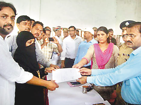 Farah naz won the sister of Babina seat