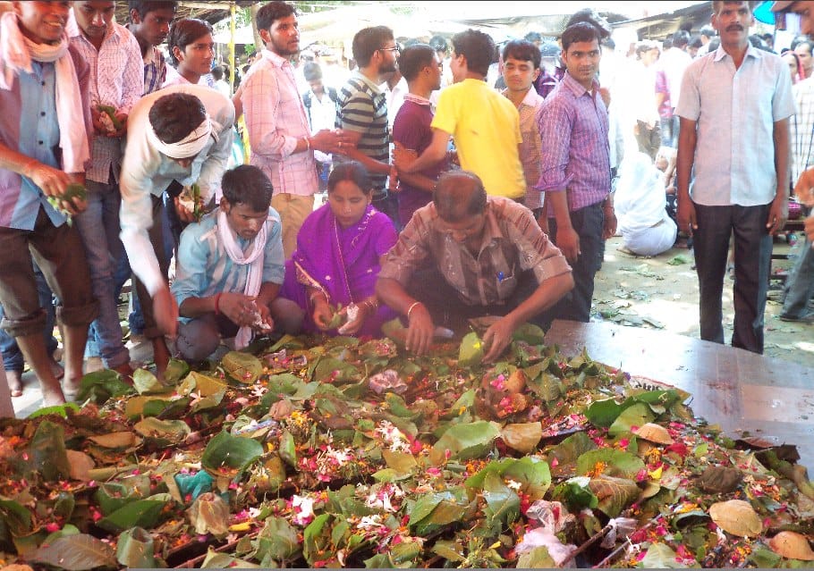 Bhoothnath fair naive cheers rang out from the small Kashi