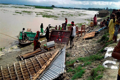 Bihar Flood Survivors Started Eating Rats
